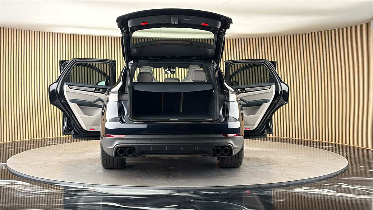 More views of Porsche Cayenne