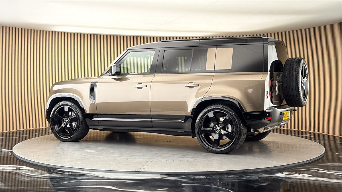 More views of Land Rover Defender 110