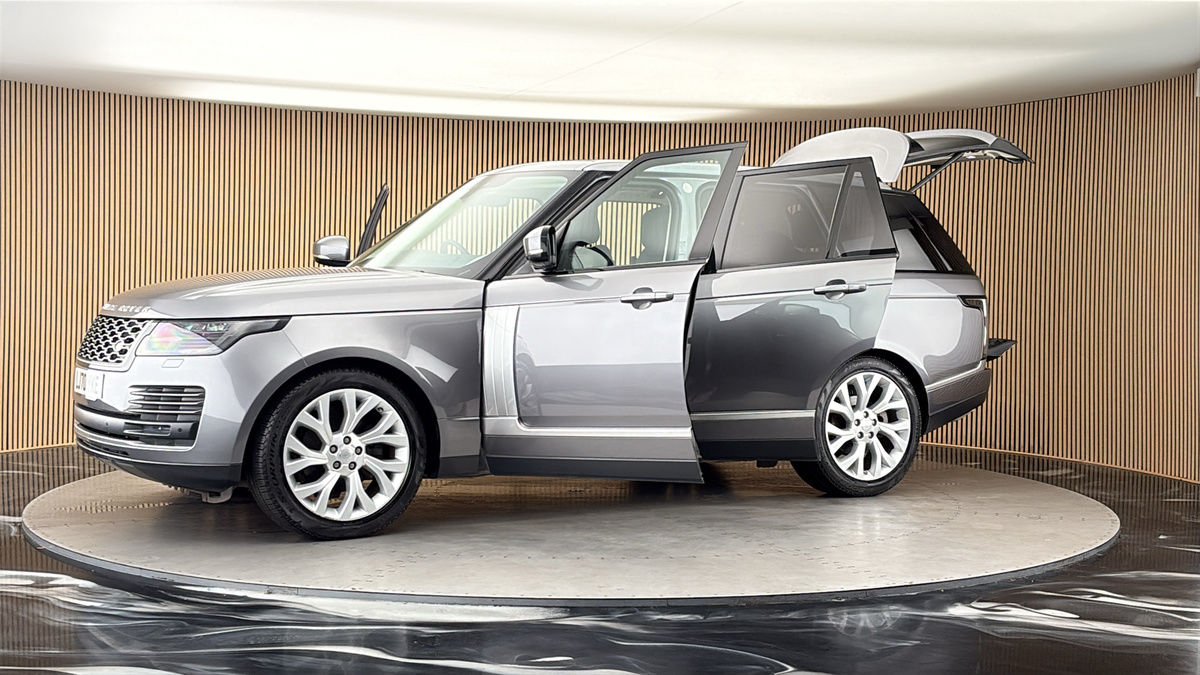 More views of Land Rover Range Rover