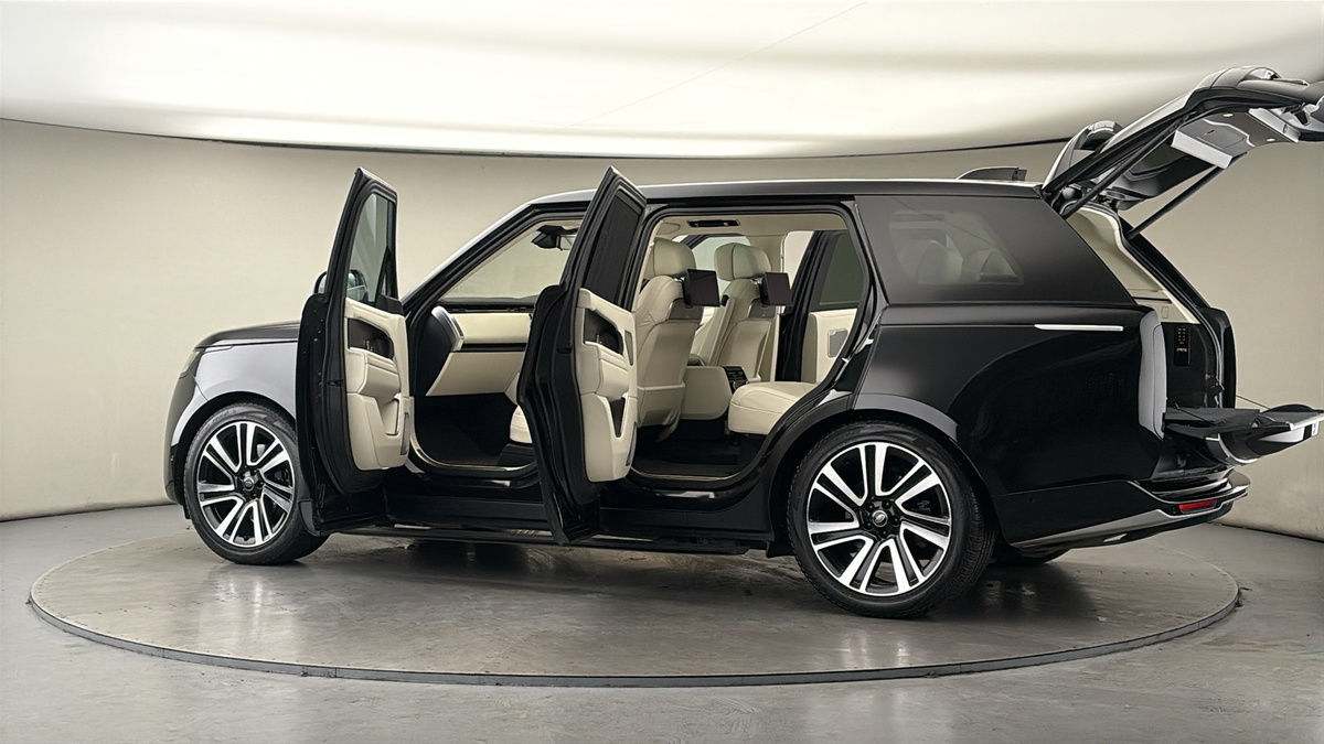 More views of Land Rover Range Rover