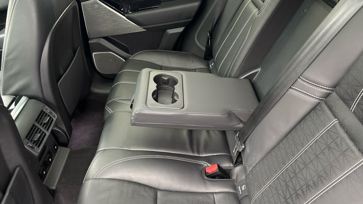 Land Rover Range Rover Velar Image 9