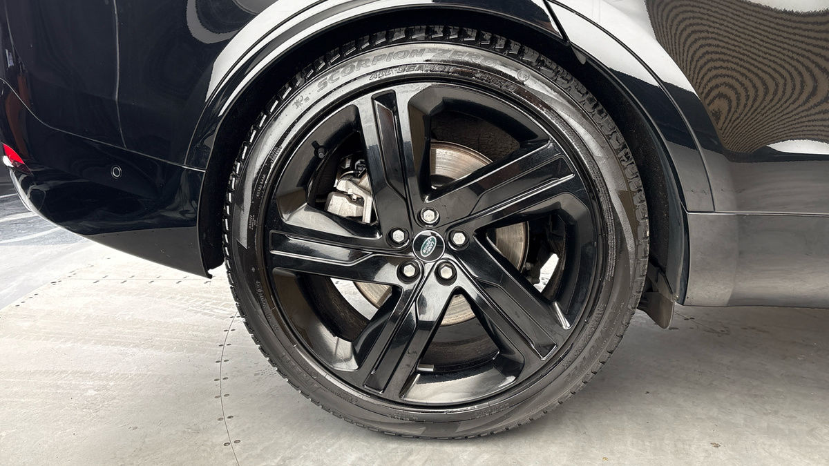 Land Rover Discovery Image 10