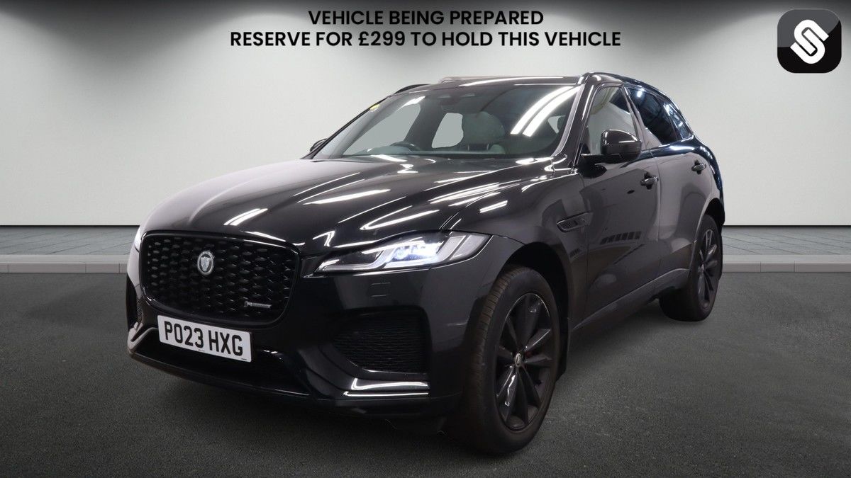Jaguar F-PACE Image 2