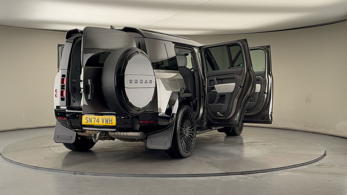 More views of Land Rover Defender 110