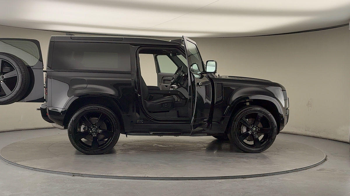 More views of Land Rover Defender 90