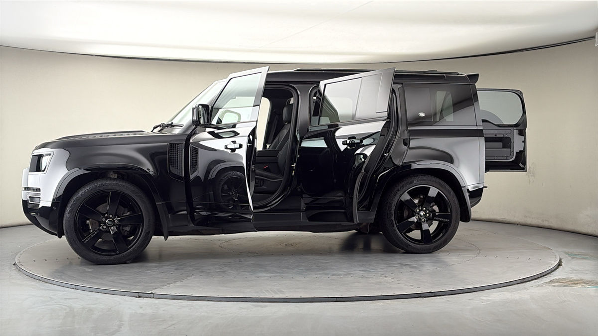 More views of Land Rover Defender 110