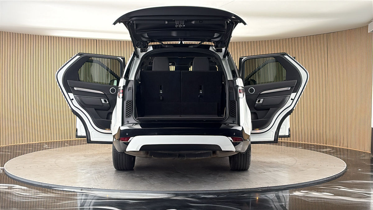 More views of Land Rover Discovery