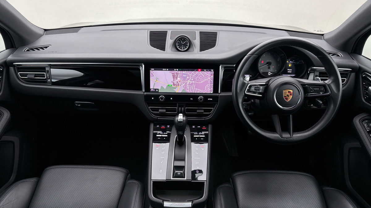 Porsche Macan Image 12