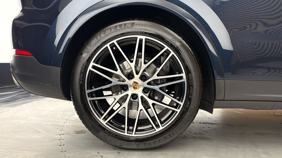 Porsche Cayenne Image 10