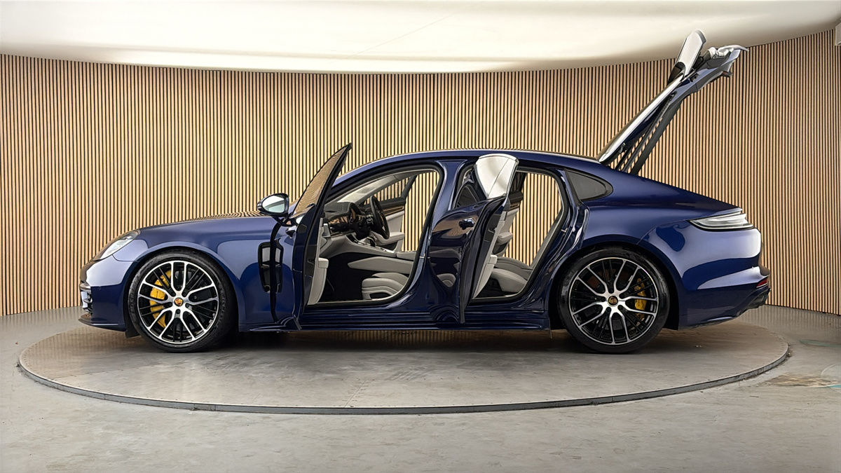 More views of Porsche Panamera