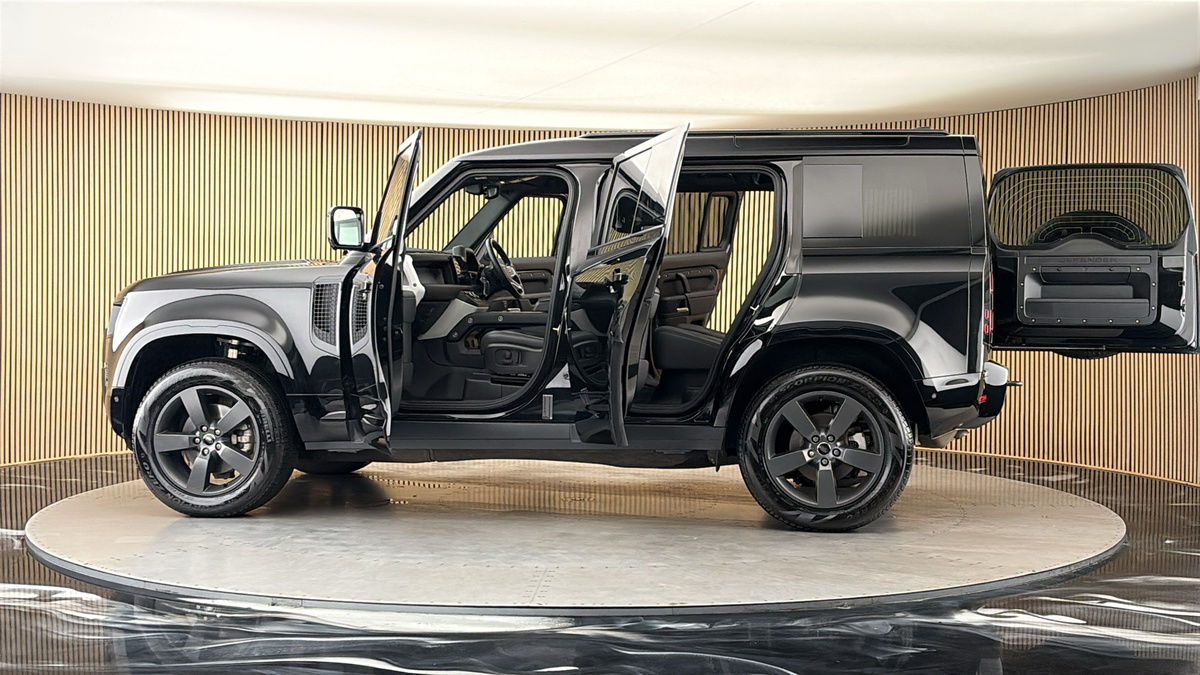 More views of Land Rover Defender 110