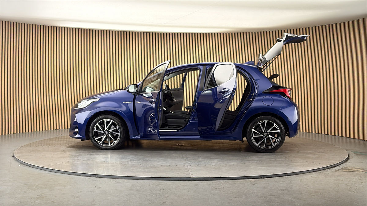 More views of Toyota Yaris