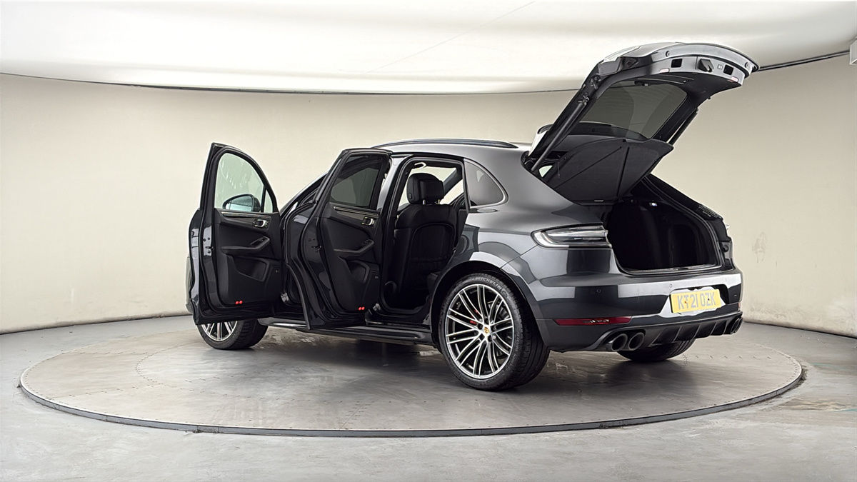 More views of Porsche Macan