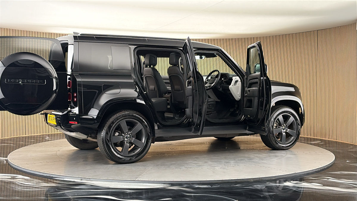 More views of Land Rover Defender 110
