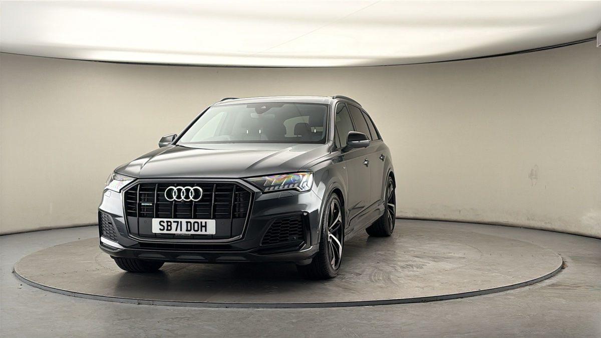 More views of Audi Q7