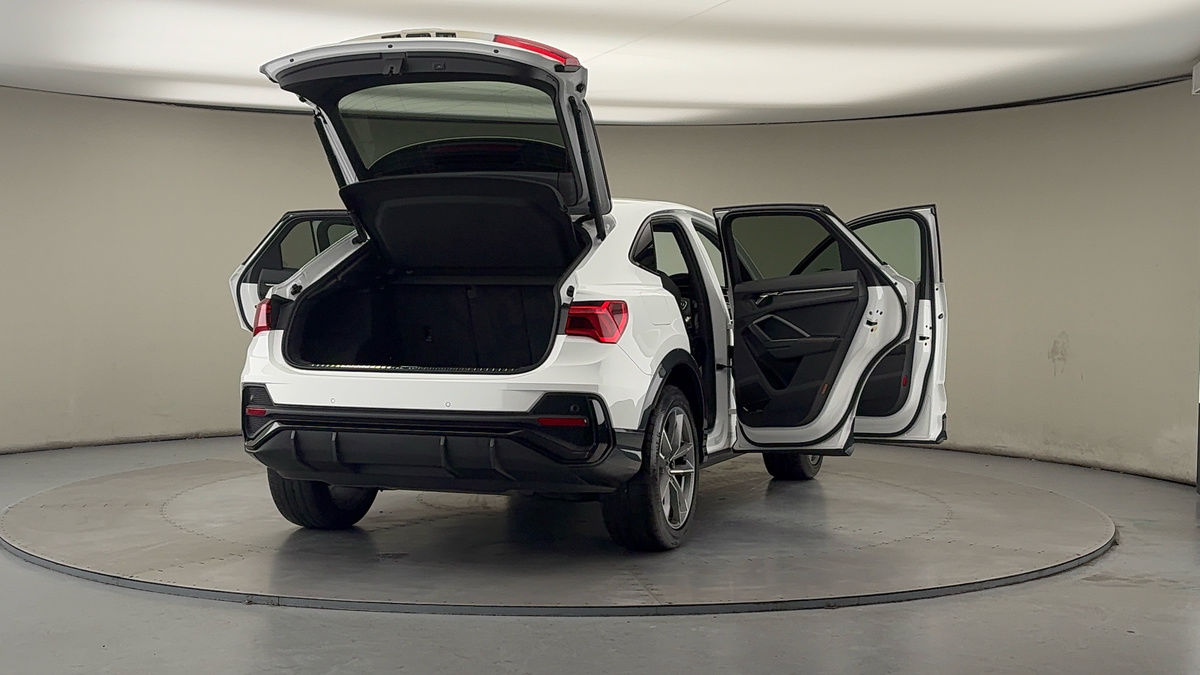 More views of Audi Q3