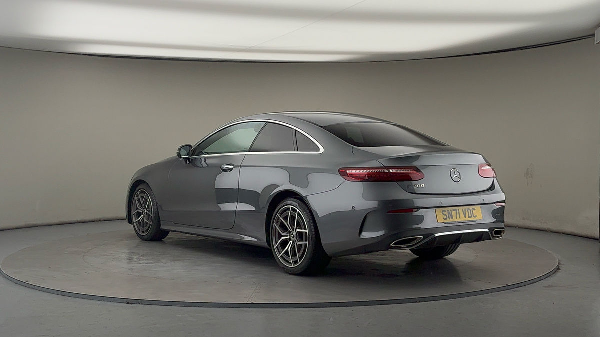 Mercedes-Benz E Class Image 2