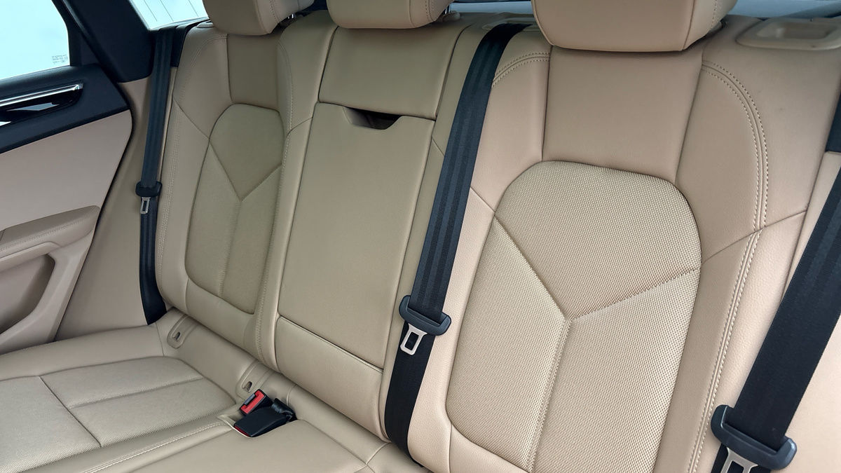 Porsche Macan Image 8