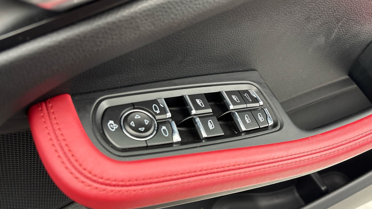 Porsche Macan Image 25