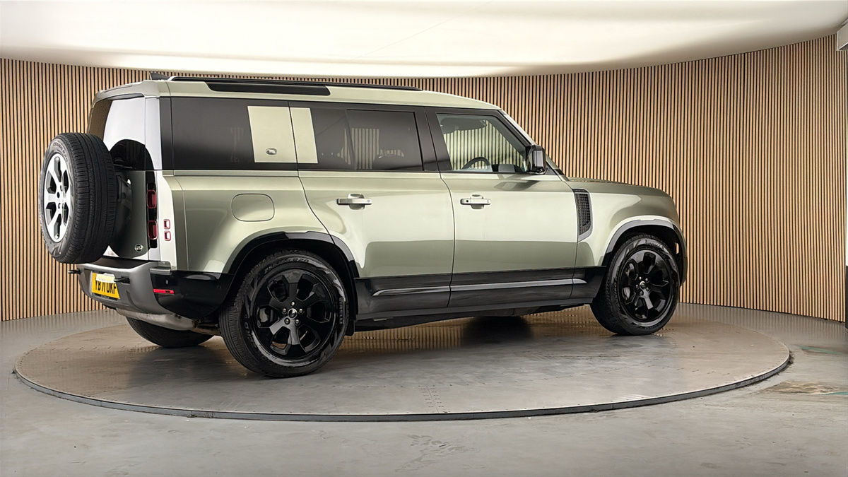 More views of Land Rover Defender 110