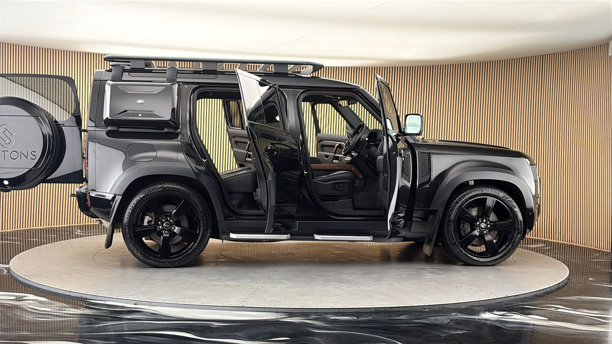 More views of Land Rover Defender 110