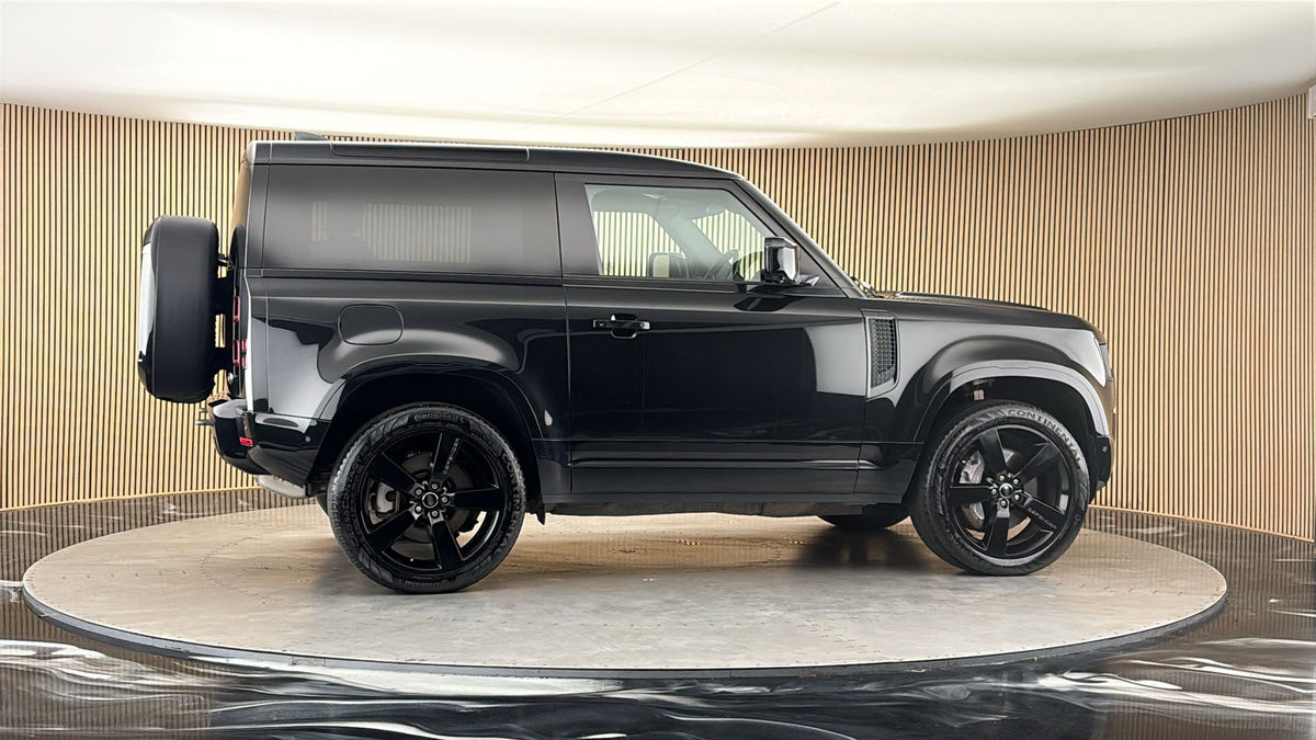 More views of Land Rover Defender 90