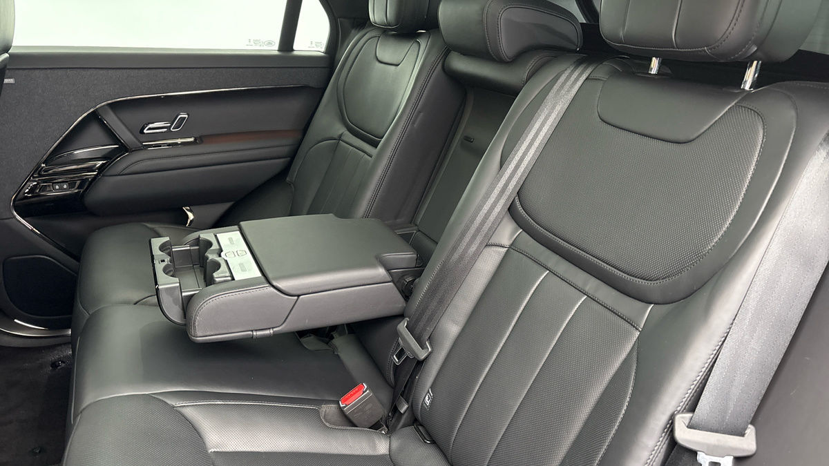 Land Rover Range Rover Sport Image 9