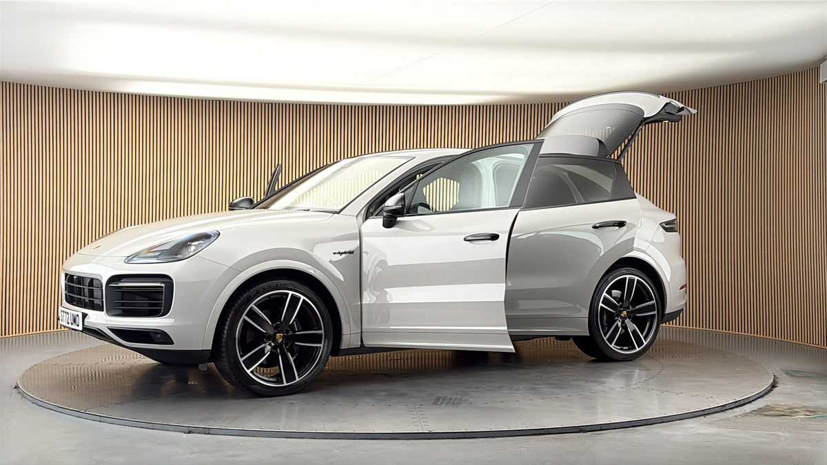 More views of Porsche Cayenne