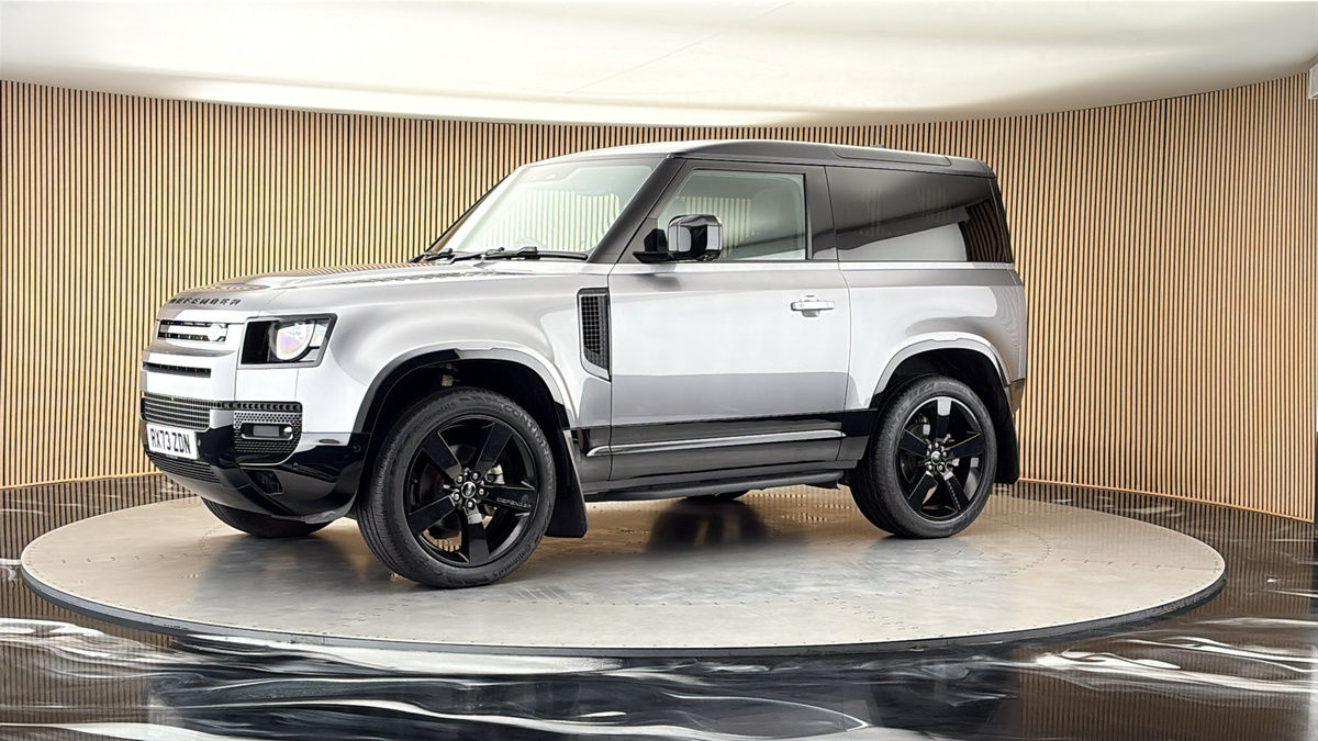 More views of Land Rover Defender 90