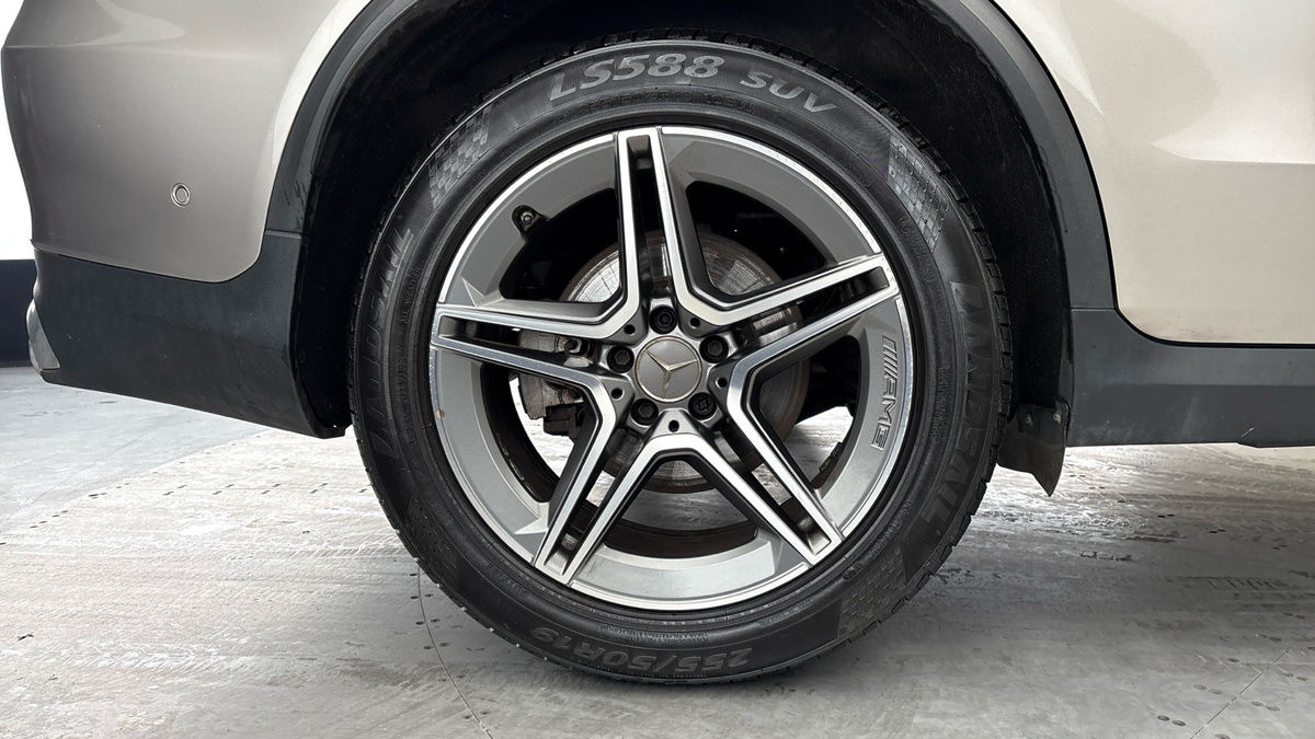 Mercedes-Benz GLC Image 10