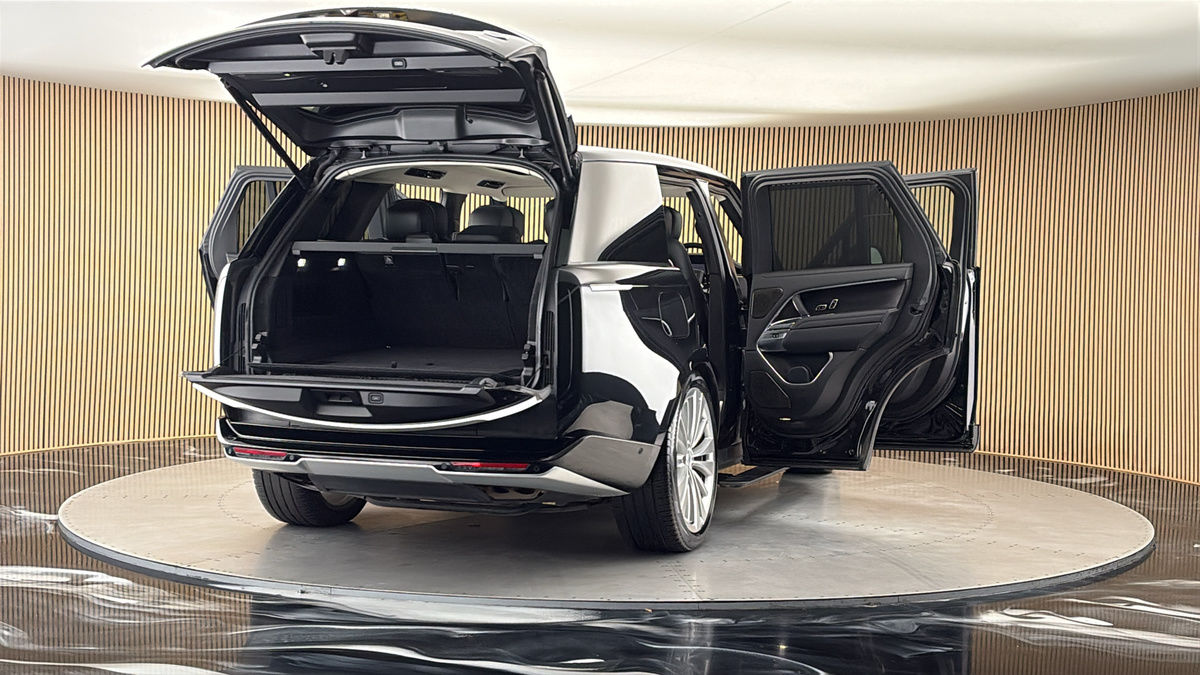 More views of Land Rover Range Rover