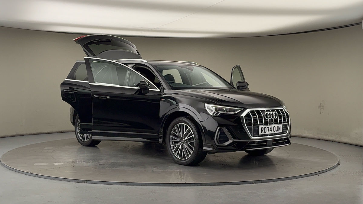 More views of Audi Q3