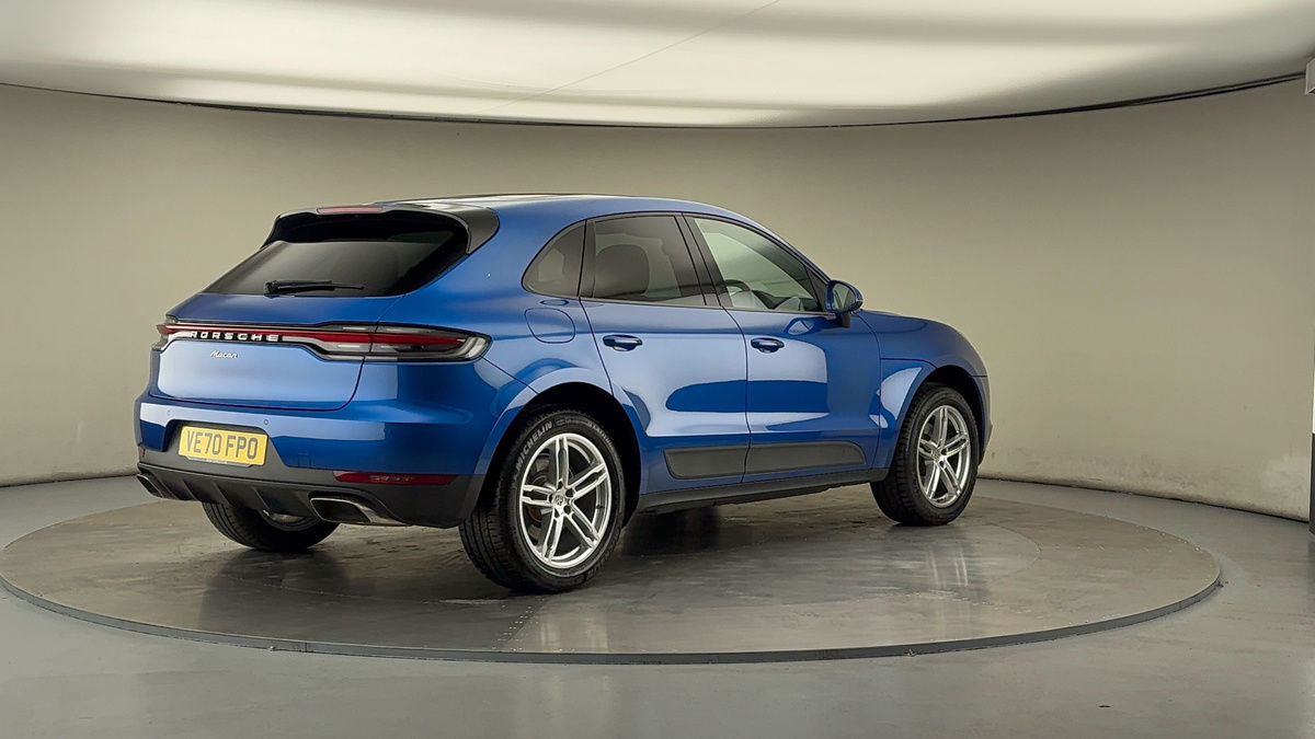 Porsche Macan Image 21