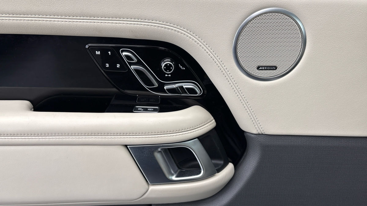 Land Rover Range Rover Image 19