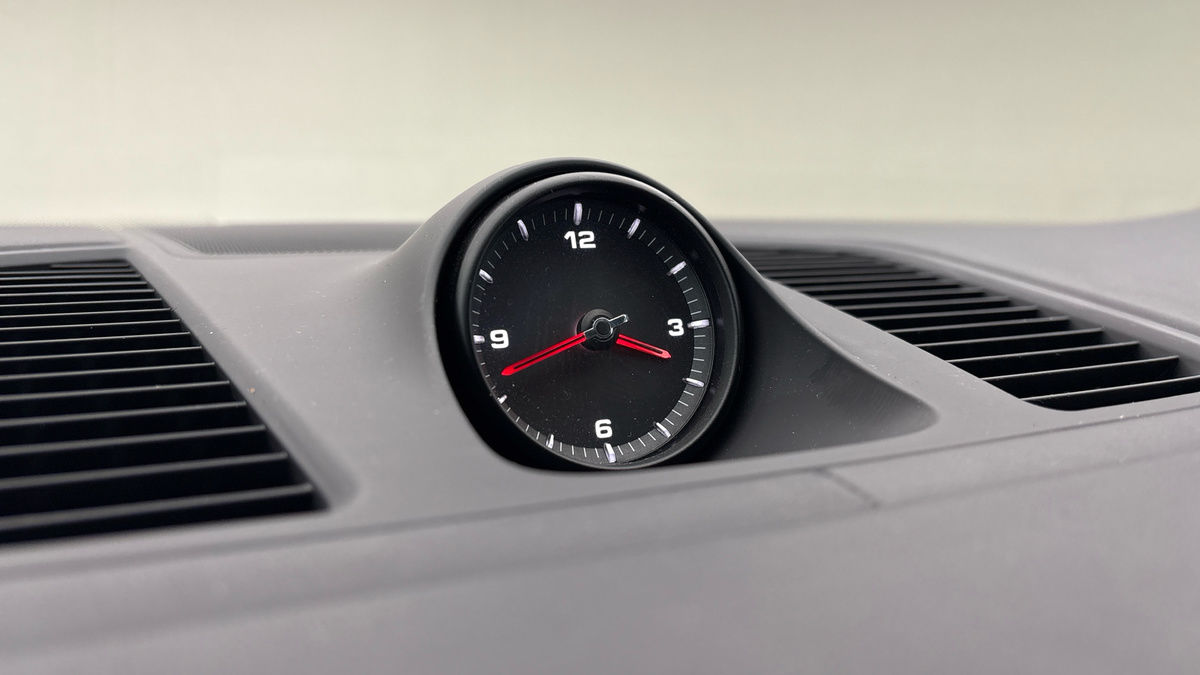 Porsche Cayenne Image 25