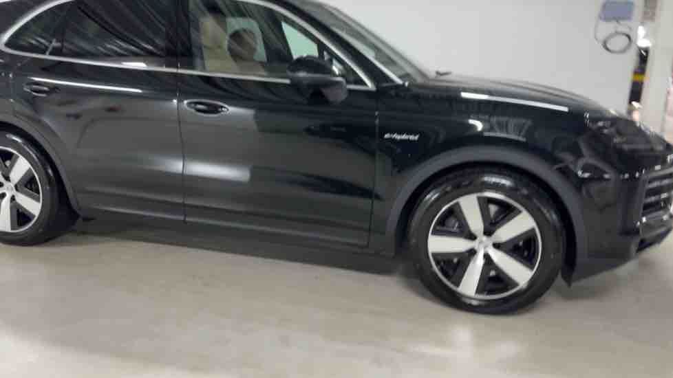 More views of Porsche Cayenne