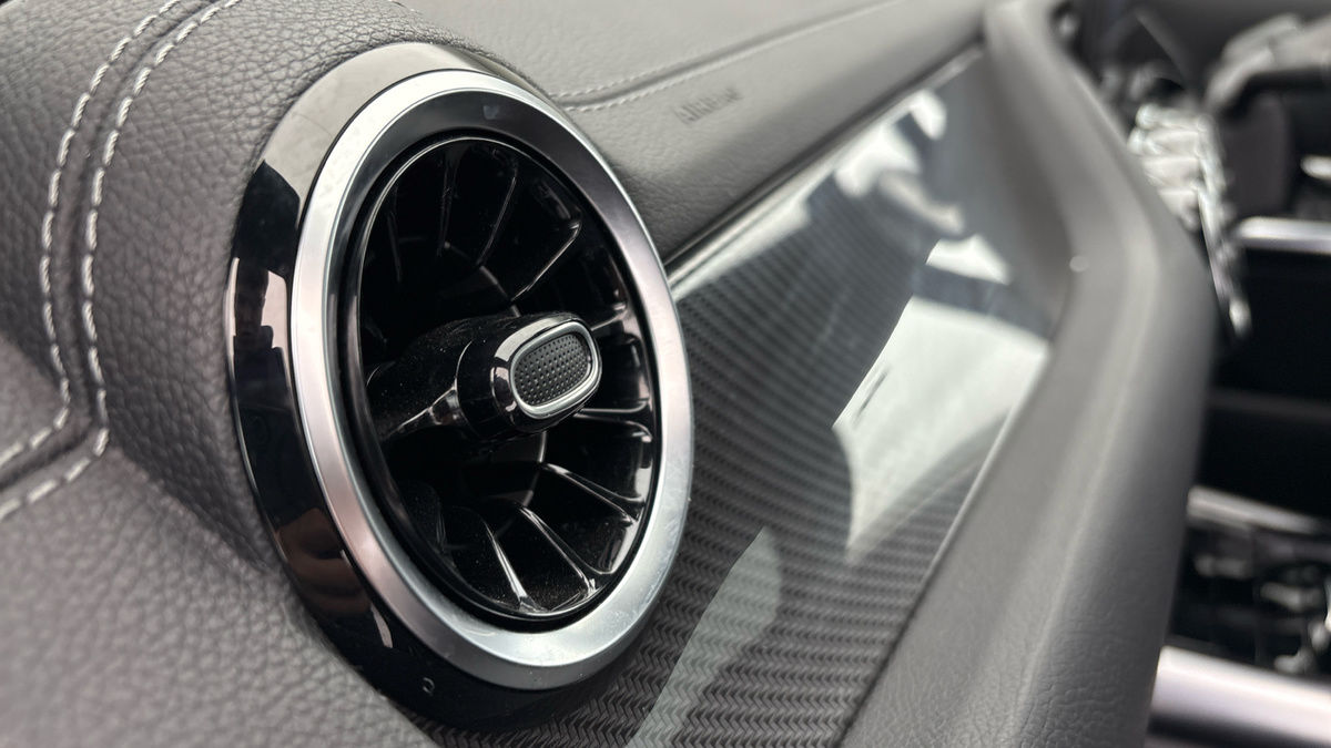 Mercedes-Benz GLA Image 9