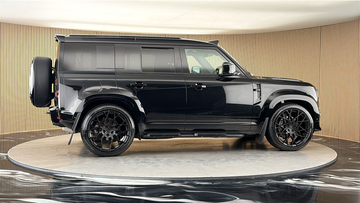 More views of Land Rover Defender 110