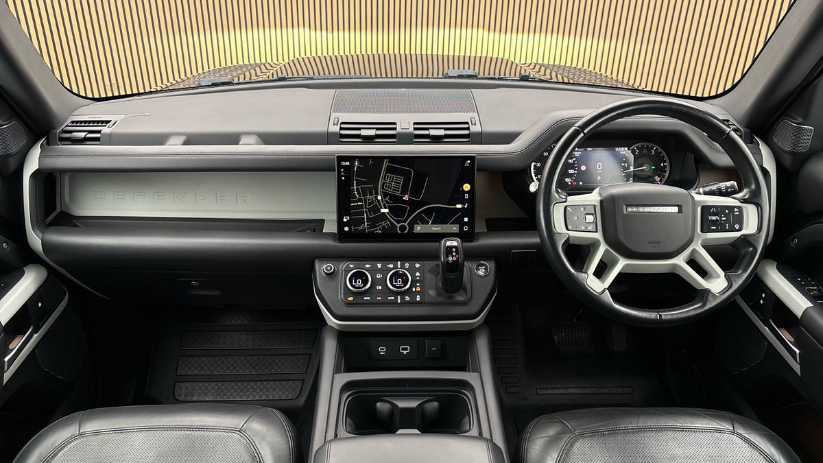 Land Rover Defender 90 Image 12