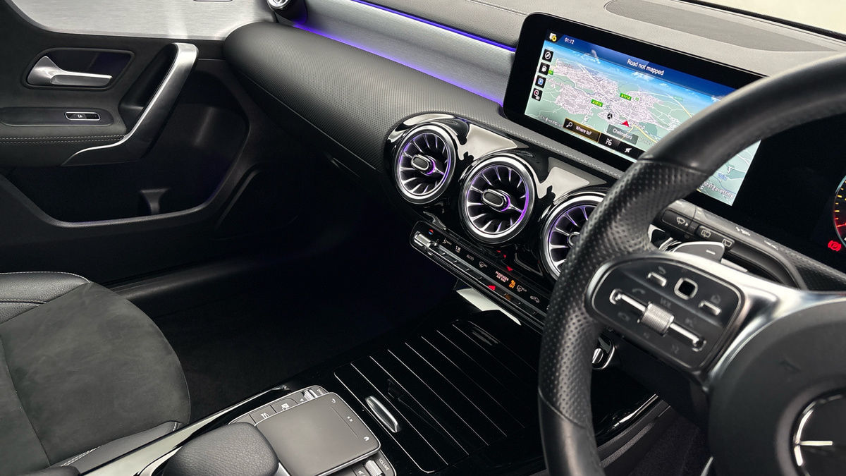 Mercedes-Benz A Class Image 18