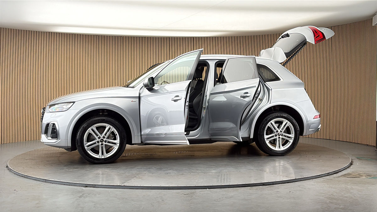 More views of Audi Q5