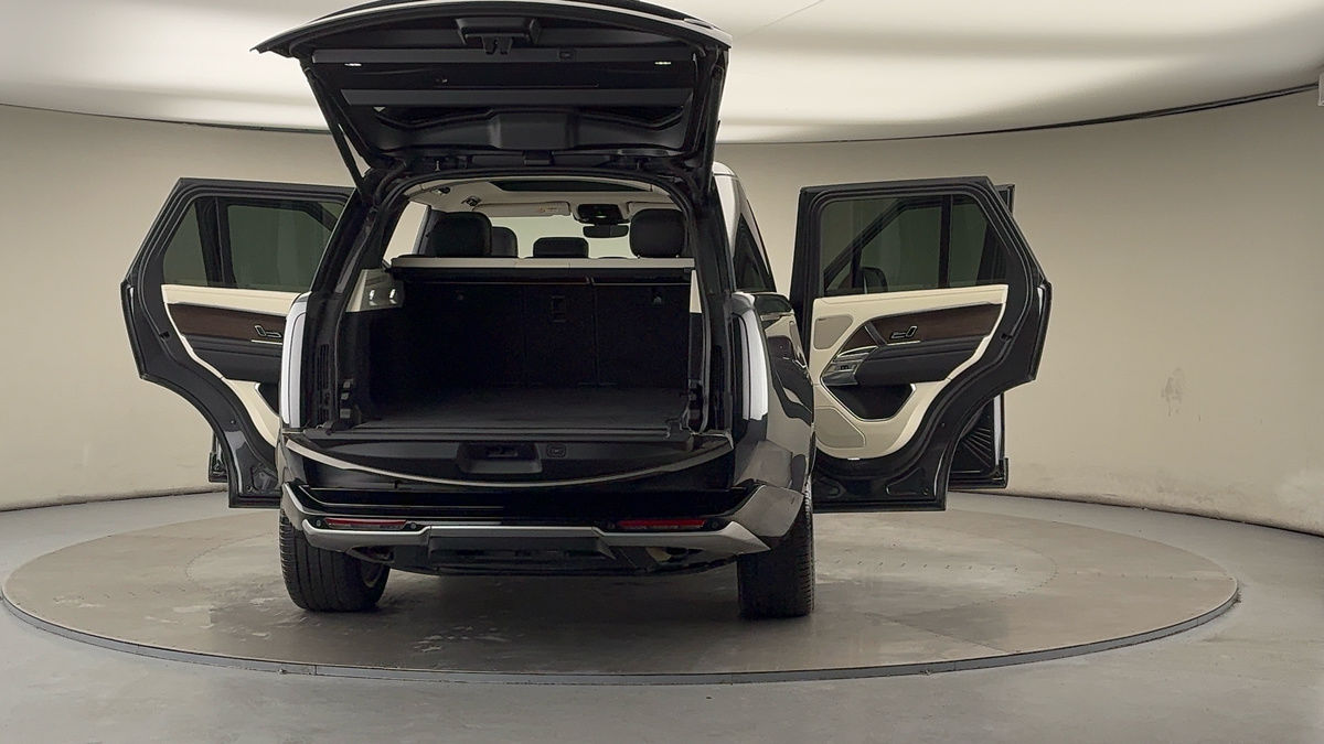 More views of Land Rover Range Rover