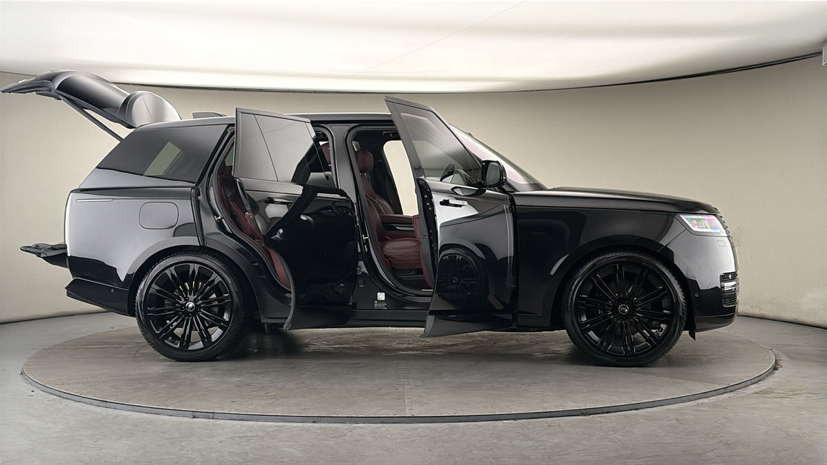 More views of Land Rover Range Rover