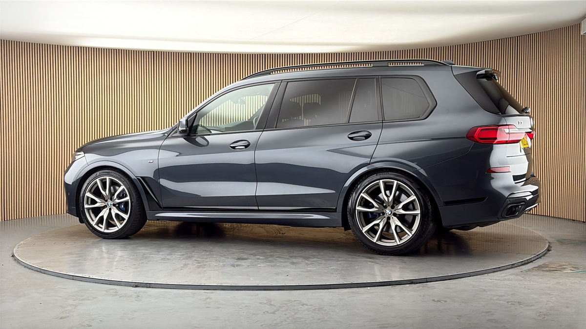 More views of BMW X7