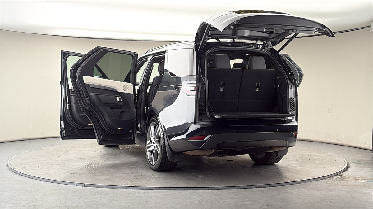 More views of Land Rover Discovery