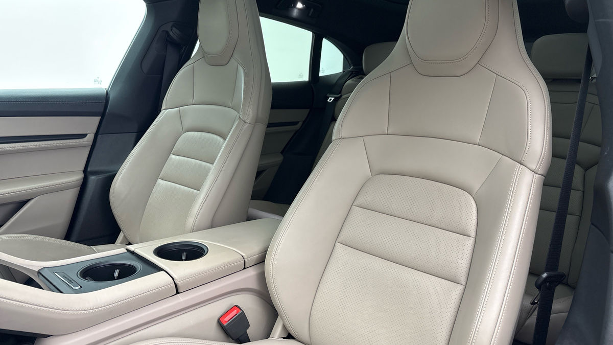 Porsche Taycan Image 7