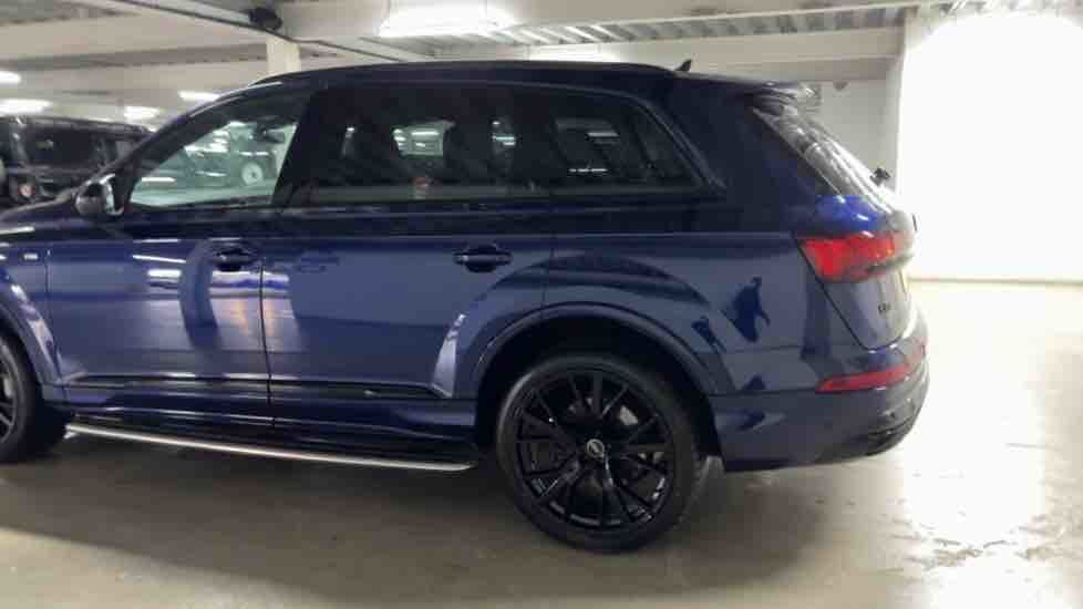 More views of Audi Q7