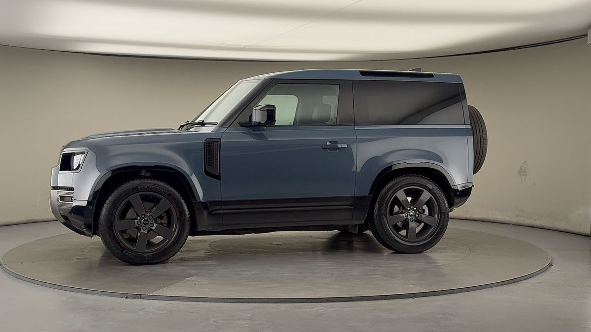 More views of Land Rover Defender 90