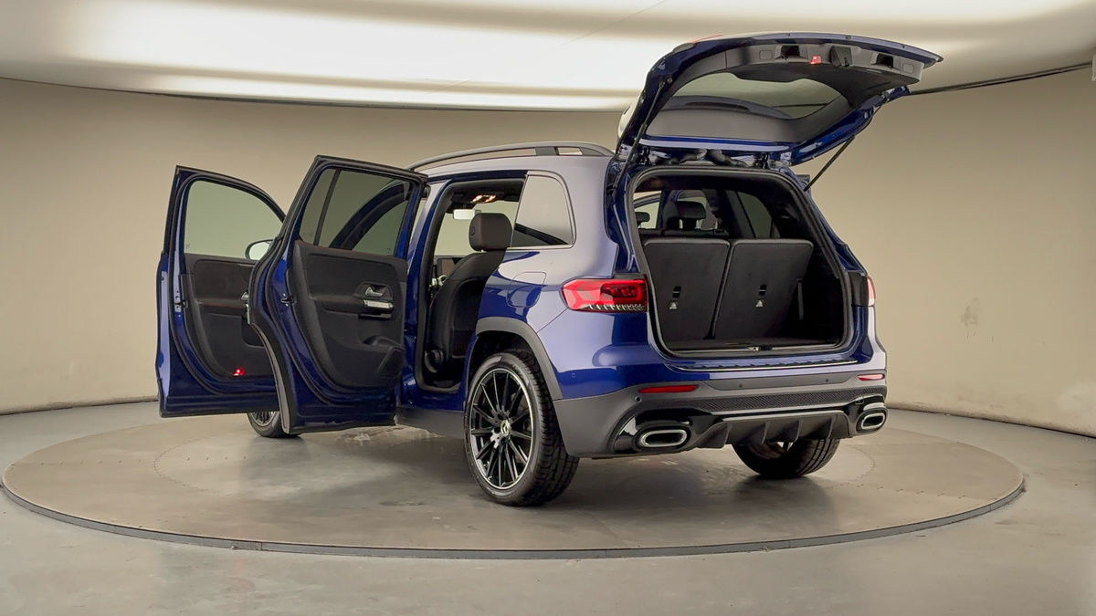 Mercedes-Benz GLB Image 23