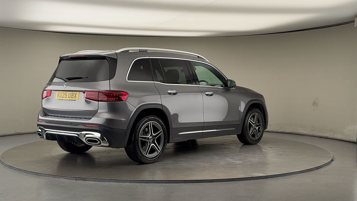 Mercedes-Benz GLB Image 21